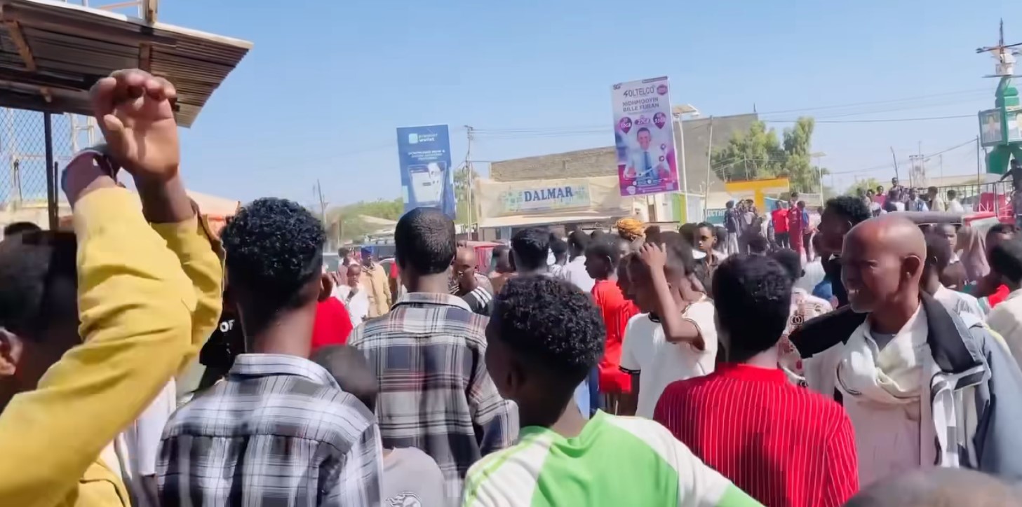 Thousands of people protest in Burco against Ethiopia-Somaliland MoU