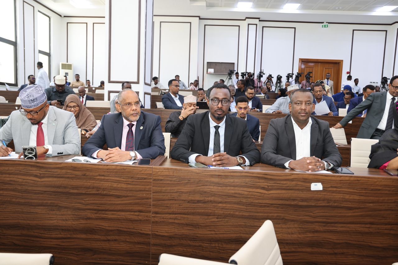 Somali Parliament Evaluations Key Monetary and Anti-Terrorism Payments – Somali Nationwide Information Company