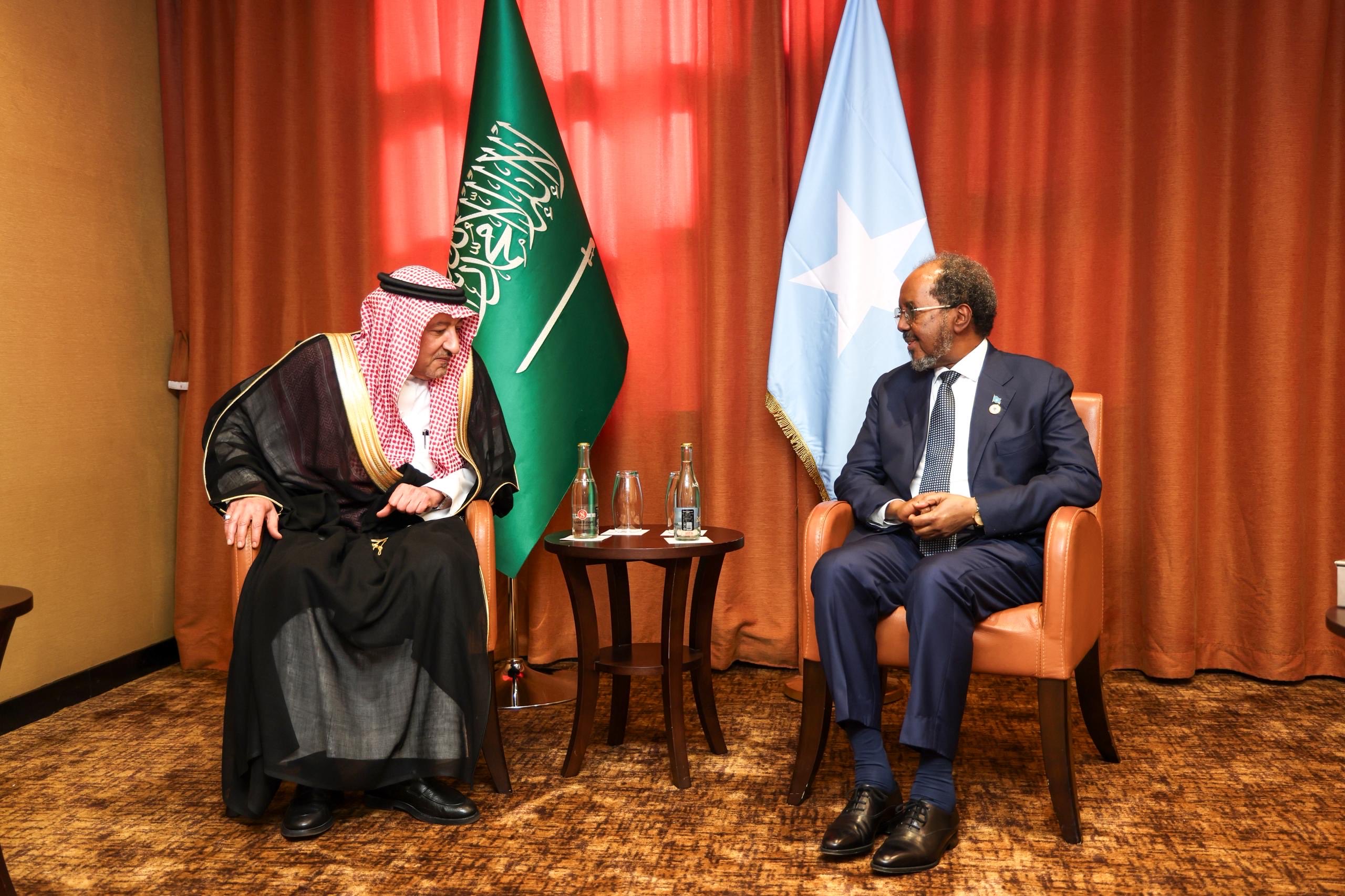 Madaxweynaha Xasan Sheekh oo la kulmay Wasiirka Kowaad ee Arrimaha Dibadda Sacuudiga ee Kampala