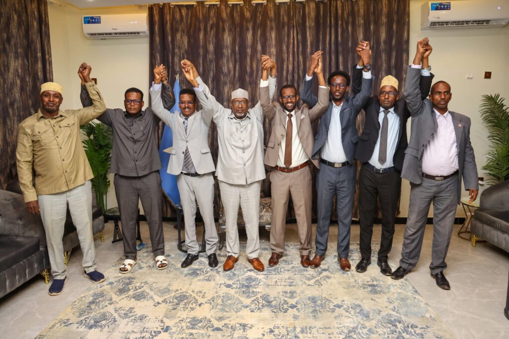 Sawir war oo la xiriira Guddoomiyaha Golaha Wakiilada oo Qabtay Wadahadalada Isbahaysiga Siyaasadeed Kadib