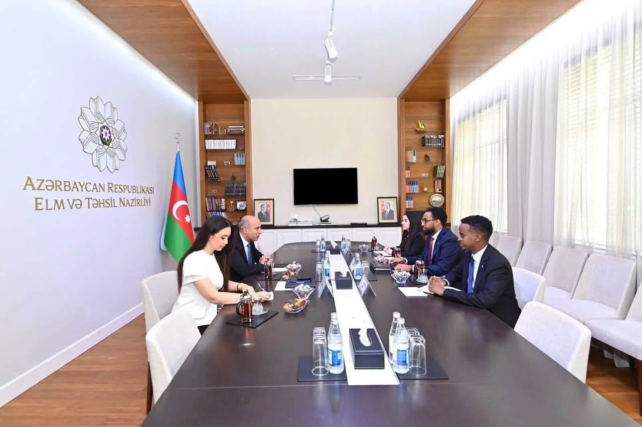 الصومال وأذربيجان تبحثان تعزيز التعاون في مجال التعليم العالي