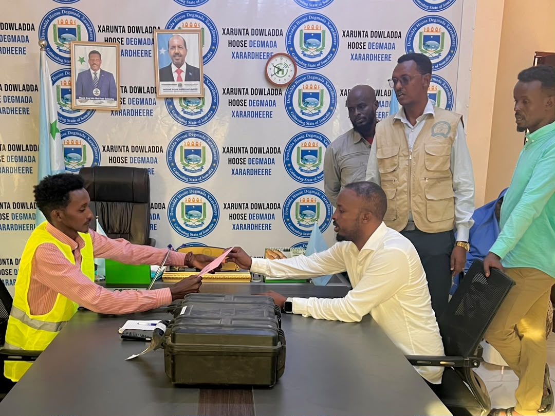 One Person One Vote Reaches Harardhere as NIEBC Launches Voter Card Collection in the Mudug Coastal District