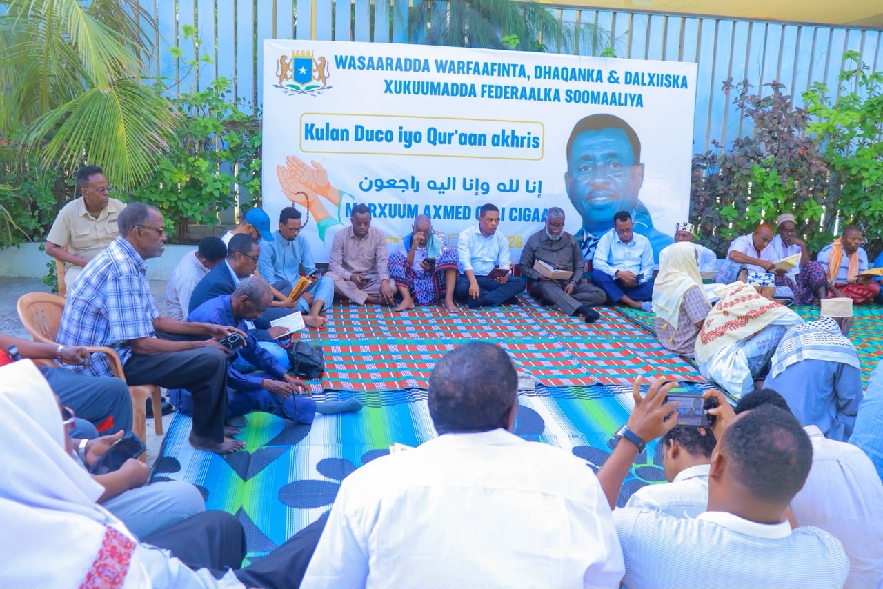 Information Minister Attends Prayer Gathering Honouring Late Somali Artist Ahmed Ali Igal