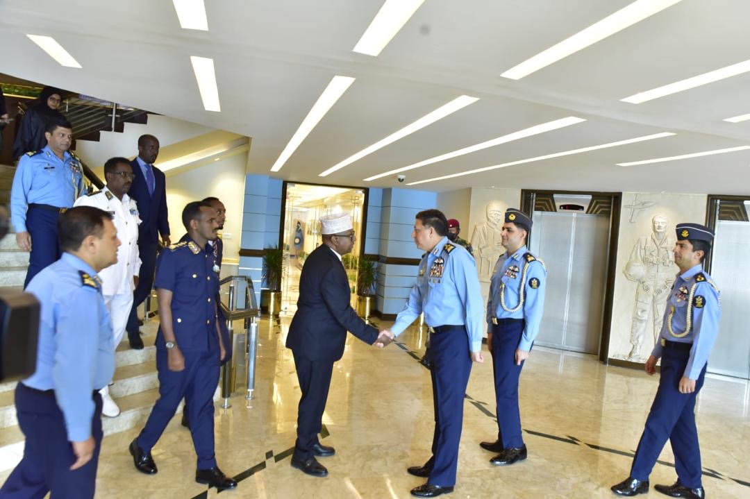Defence Minister visits Pakistani Air Force Headquarters
