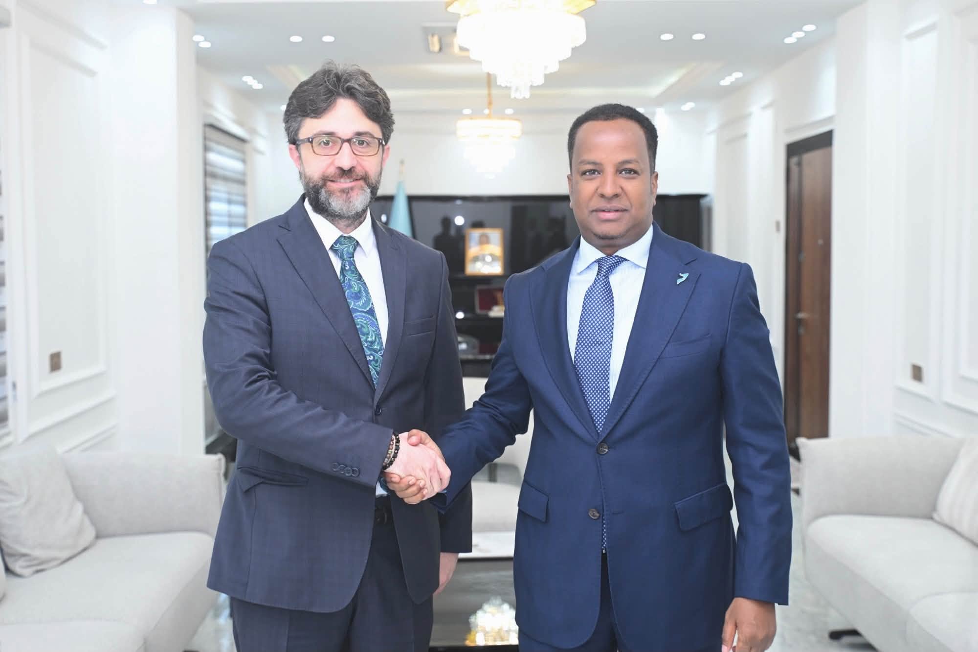The Foreign Minister Receives Ambassador of Türkiye on Farewell Courtesy Call