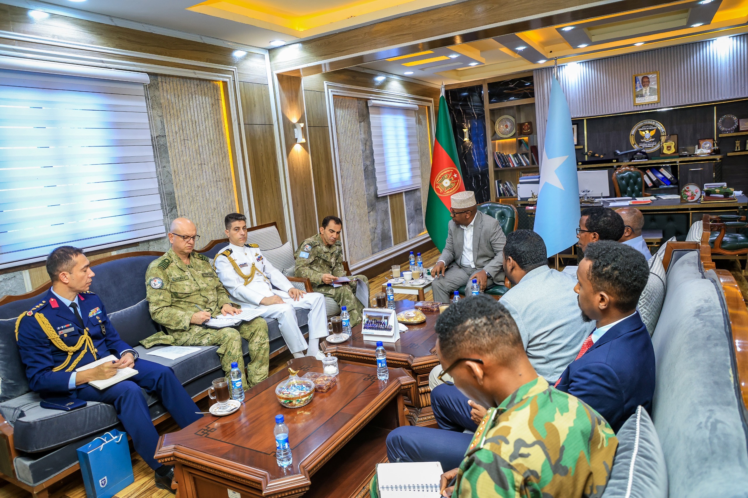 Defence Minister Fiqi Receives TURKSOM Commander and Turkish Military Delegation