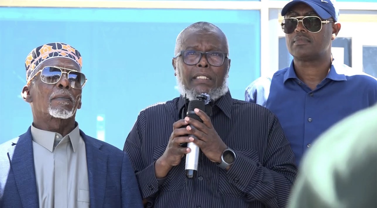 Body of Veteran Somali Journalist Mohamed Aweys Muudey Arrives in Mogadishu
