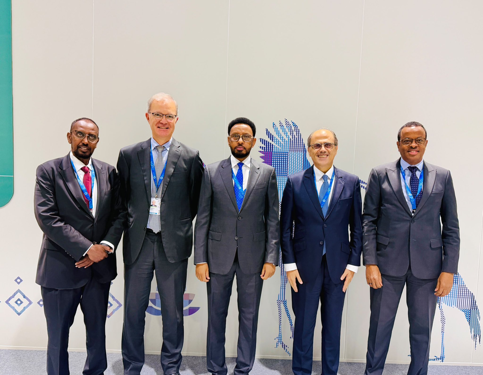 Minister of Finance Meets IMF Officials in Bangkok