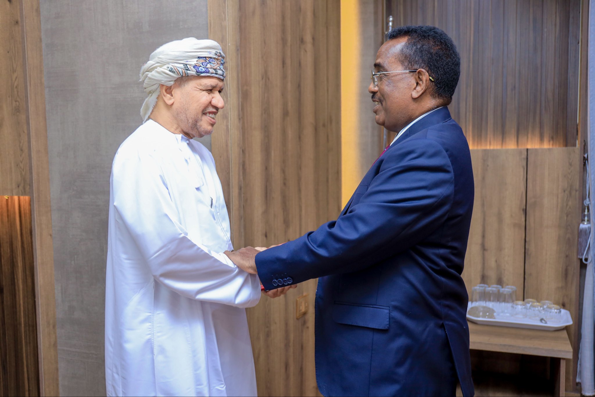 Interior Minister Meets Omani Ambassador to Strengthen Bilateral Cooperation
