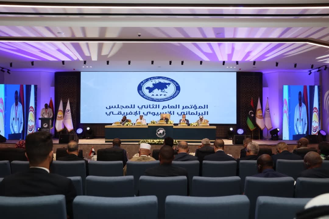 Wafdi ka socda labada Aqal ee Baarlamaanka FS oo ka qeyb galaya Shirweynaha 2-aad ee Golaha Baarlamaannada Aasiya iyo Afrika