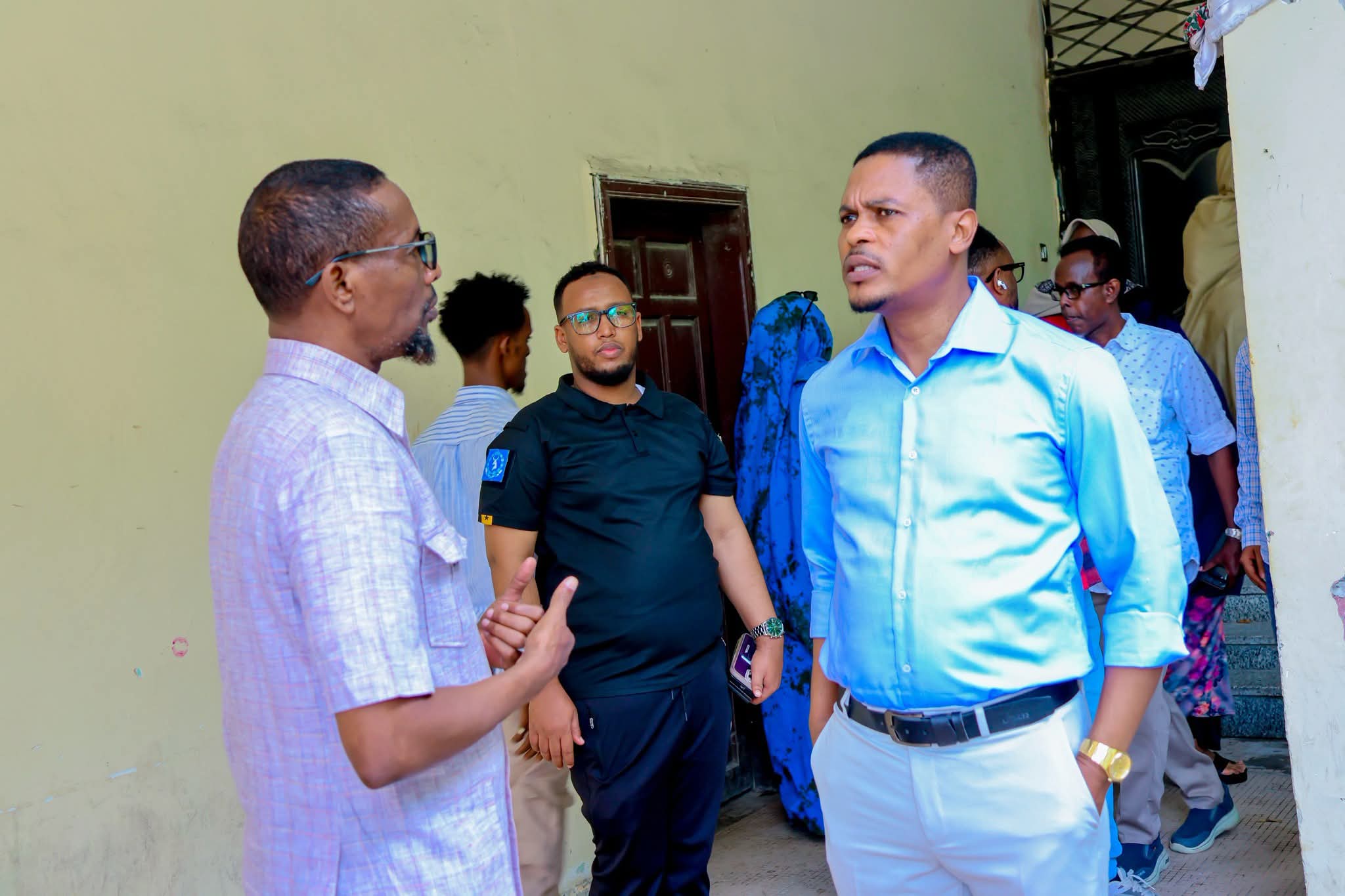 Wasiirka Warfaafinta XFS oo kormeeray bandhigyada ay Hobollada Waabari u diyaarinayaan maalmaha Xorriyadda