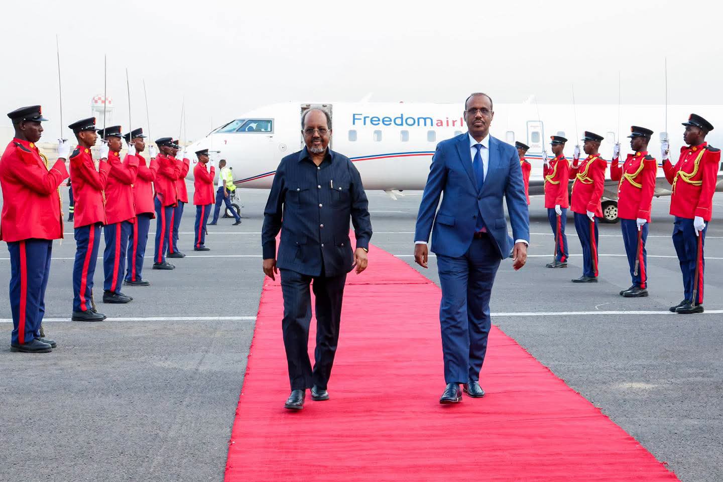 Madaxweyne Xasan Sheekh oo gaaray dalka Jabuuti