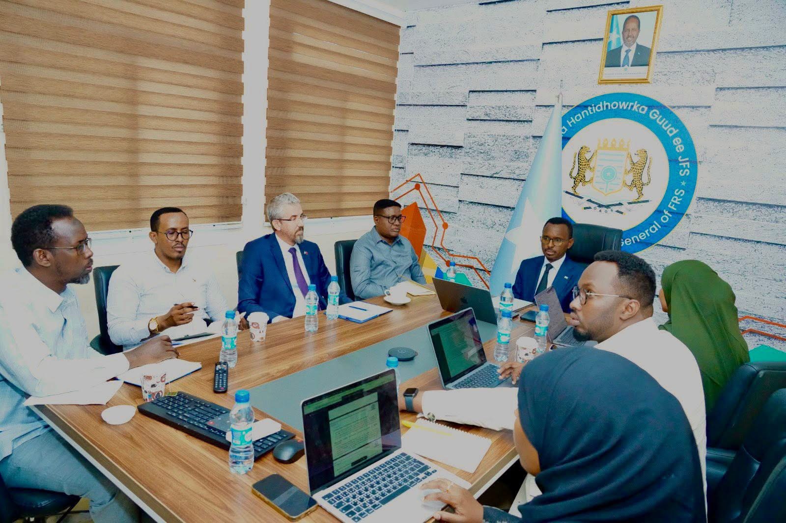Hantidhowraha Guud ee Qaranka oo kulan la yeeshay Wakiilka Shirkadda Favori LLC