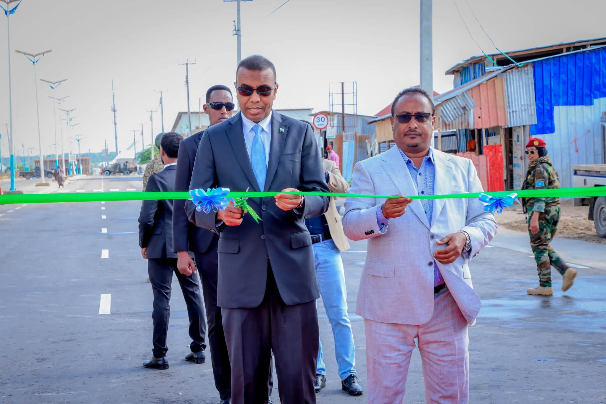 Ra’iisul Wasaaraha XFS oo Xarigga ka Jaray Waddo Laami ah oo laga Hirgeliyey Degmada Dayniile