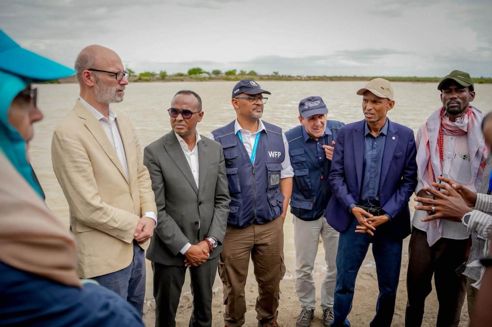 Guddoomiyaha Hay’adda SoDMA oo booqasho ku tagay degmada Buur-hakaba