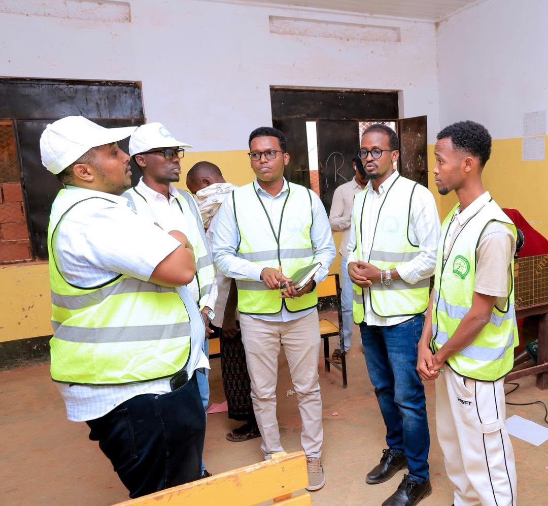 Xubno ka tirsan guddiga Doorashooyinka Qaranka oo kormeeray goobaha diiwaangelinta codbixiyeyaasha Cabudwaaq