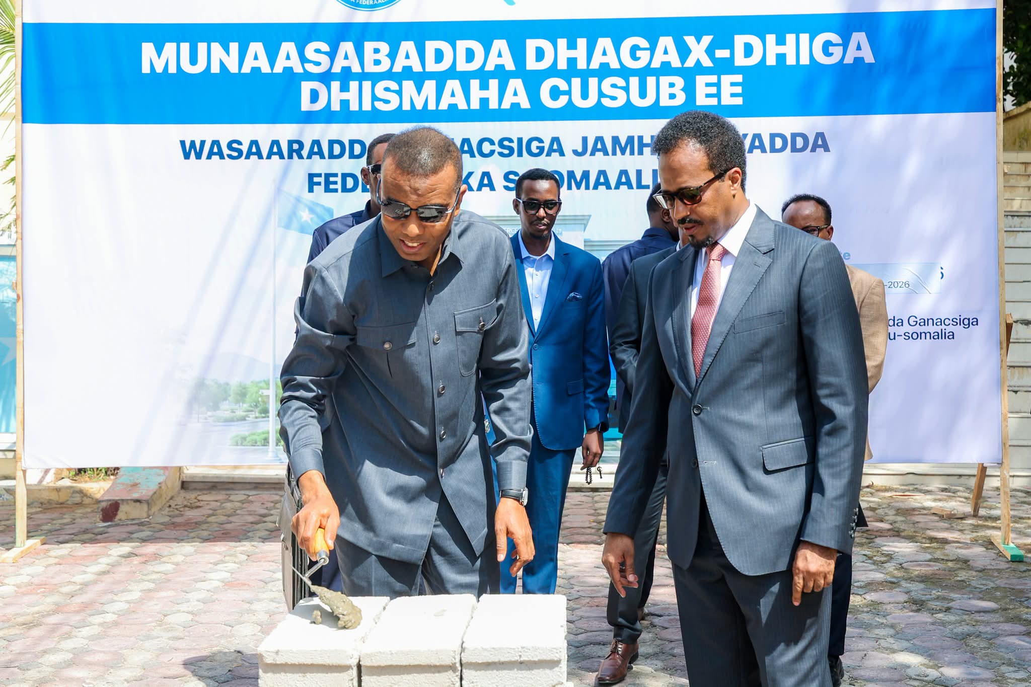 Ra’iisul Wasaare Xamsa oo dhagax-dhigay Dib-u-dhiska Wasaaradda Ganacsiga iyo Warshadaha Soomaaliya