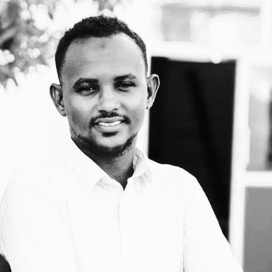 Madaxda Wasaaradda Warfaafinta oo ka tacsiyadeeyay geerida AUN Weriye Maxamed Diiriye Dhakat
