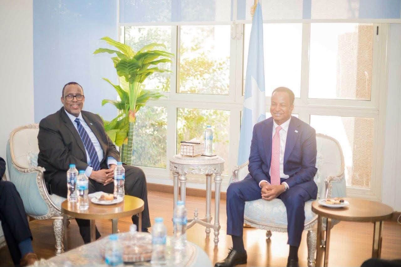 Wasiirka Wasaaradda Arrimaha Dibadda oo Booqasho ku tagay Xarunta Safaaradda Soomaaliya ee Qaahira