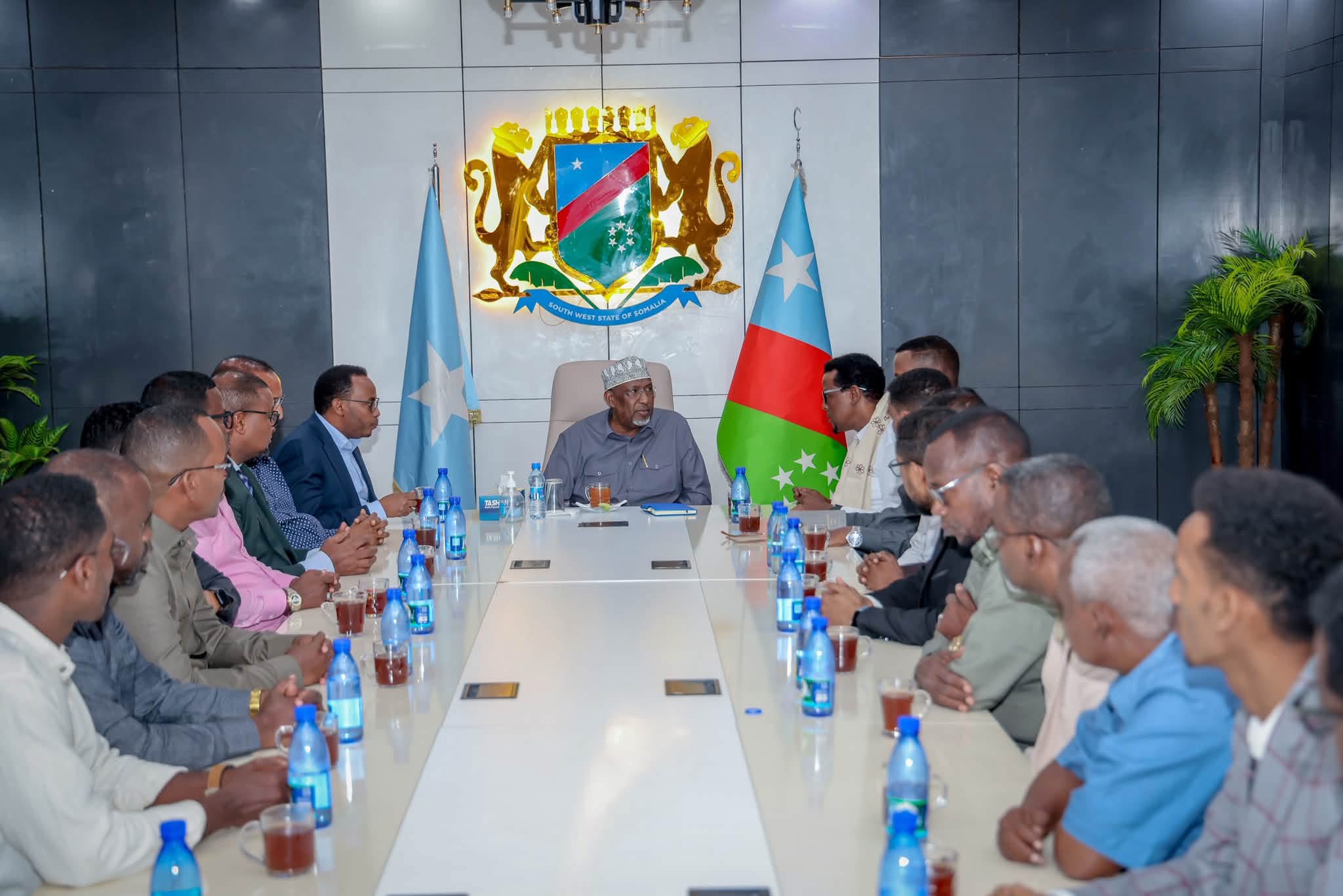 Hoggaamiyaha Koonfur Galbeed oo shir-guddoomiyay shir looga hadlayay xaaladaha degmooyinka maamulkaas