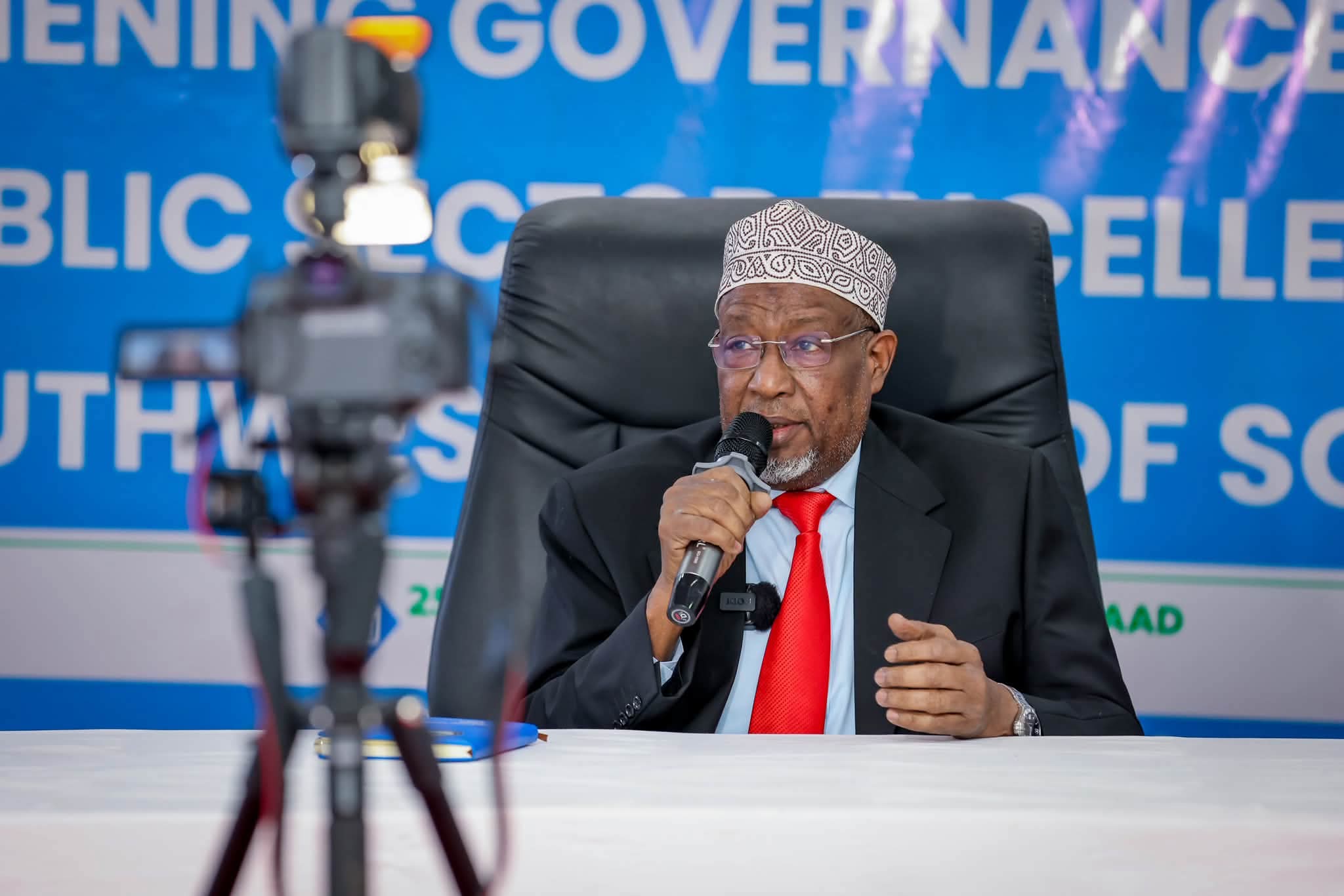Hoggaamiyaha Koonfur Galbeed oo soo xiray shirka banbaxa Golaha Wasiirrada
