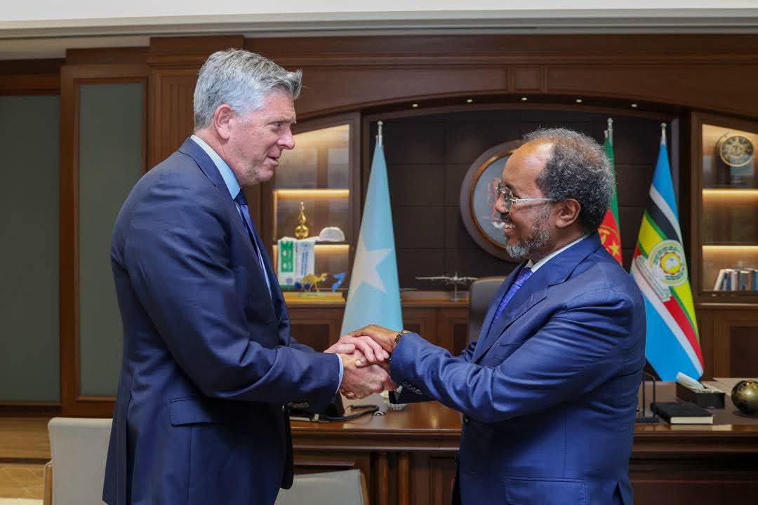 Madaxweyne Xasan Sheekh oo qaabilay xubin ka tirsan Golaha Wakiilada Maraykanka