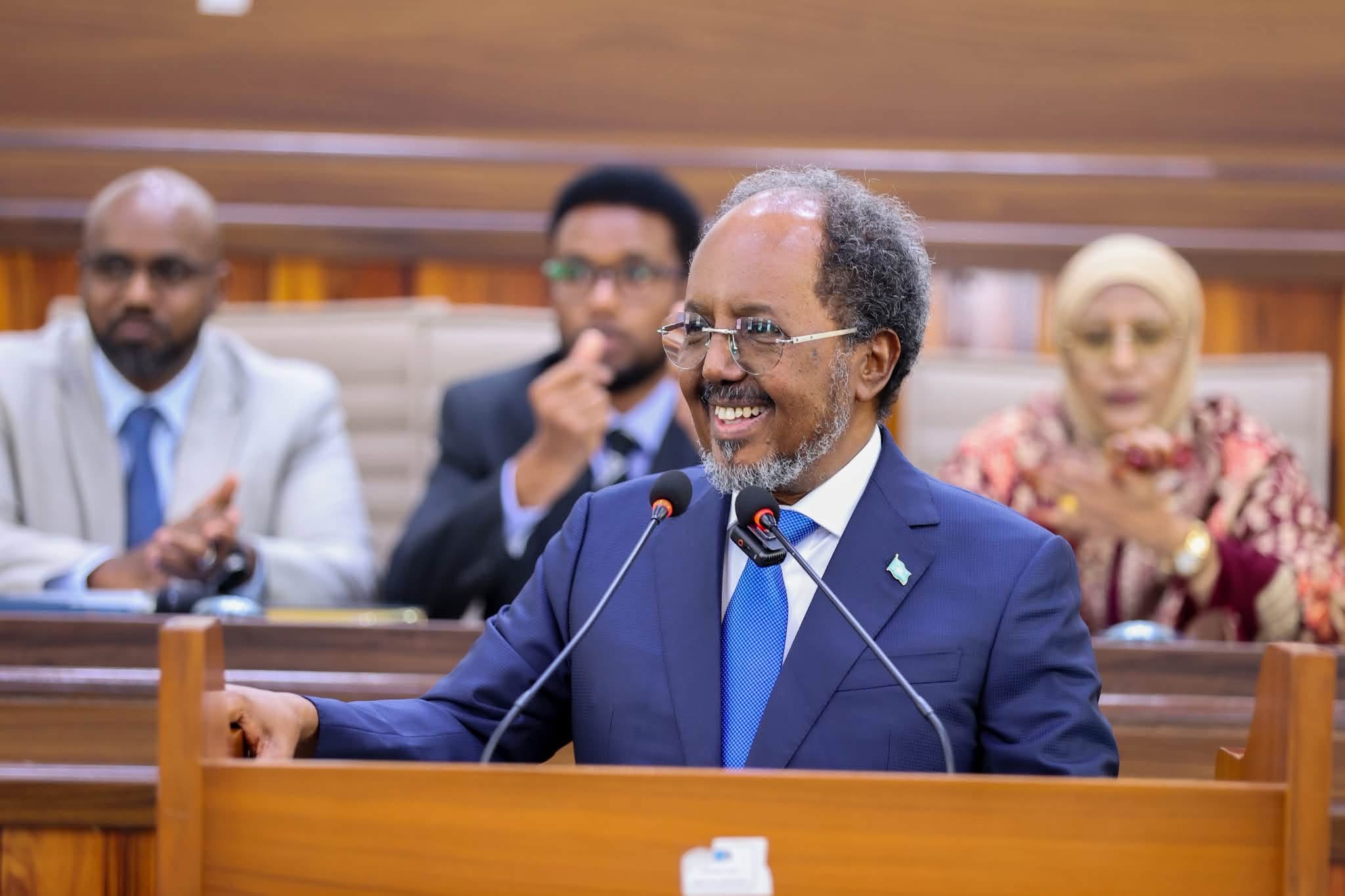 Madaxweyne Xasan Sheekh oo furay kalfadhiga 8-aad ee Baarlamaanka Federaalka Soomaaliya
