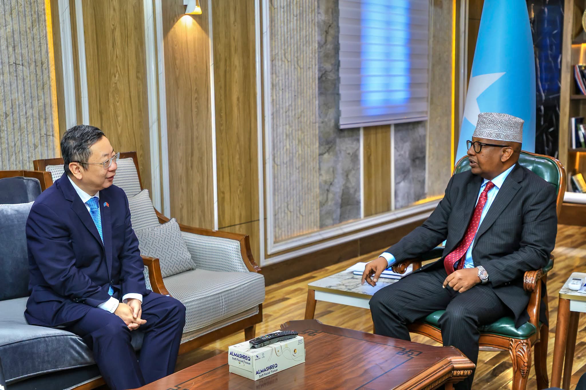 Wasiirka Gaashaandhigga oo qaabilay Safiirka Dowladda Shiinaha u fadhiya Soomaaliya