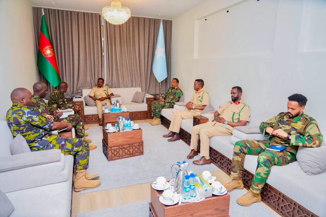Taliyaha ciidanka XDS oo qaabilay wafdi ka socda talisyada ciidamada dalalka Ethiopia, Kenya iyo Uganda