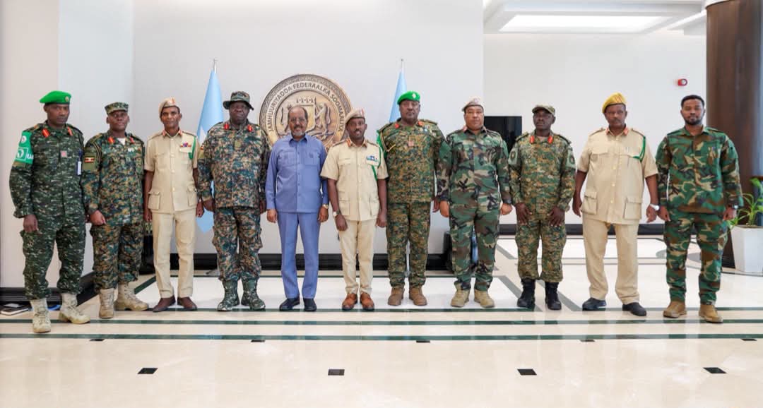 Madaxweyne Xasan Sheekh oo qaabilay taliye ku xigeenka ciidanka Uganda
