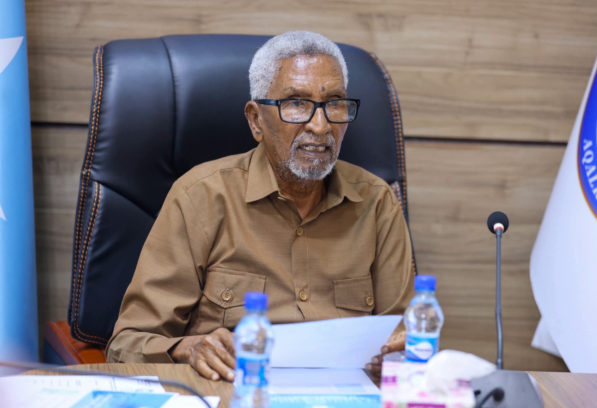 Guddoomiyaha aqalka sare oo gudoomiyey kulanka guddiga joogtada ah ee Aqalka sare