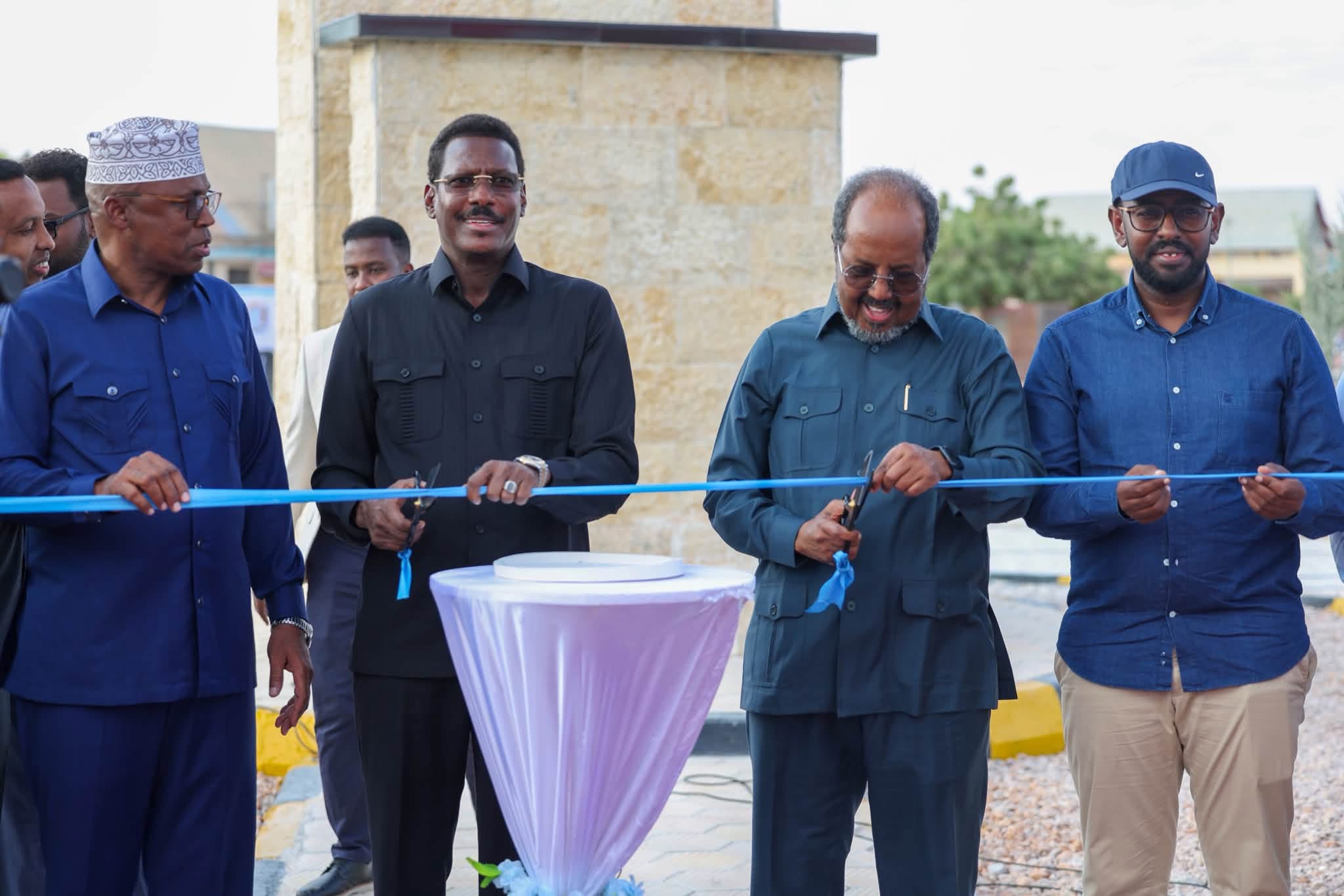 Madaxweynaha JFS oo xarigga ka jaray mashaariic horumarineed oo laga hirgeliyay Dhuusamareeb