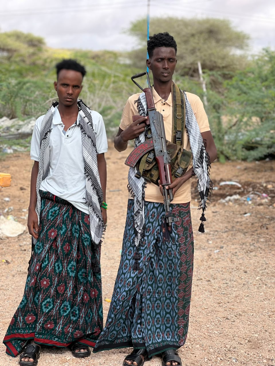 Laba Dhallinyaro Xoolo-dhaqato ah oo Ruunirgood ku Dilay Horjooge ka Tirsanaa Khawaarijta