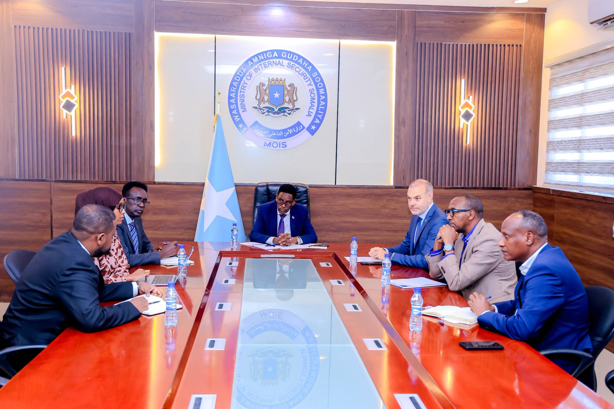 Wasiirka amniga oo qaabilay wakiilka cusub ee xafiiska UNDP Soomaaliya