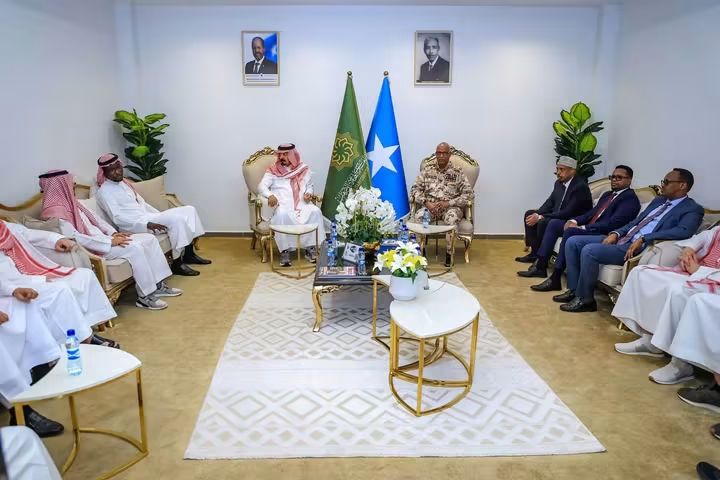 Kaaliyaha taliyaha CXDS oo Muqdisho kusoo dhaweeyay wafdi ka socda Isbahaysiga IMCTC