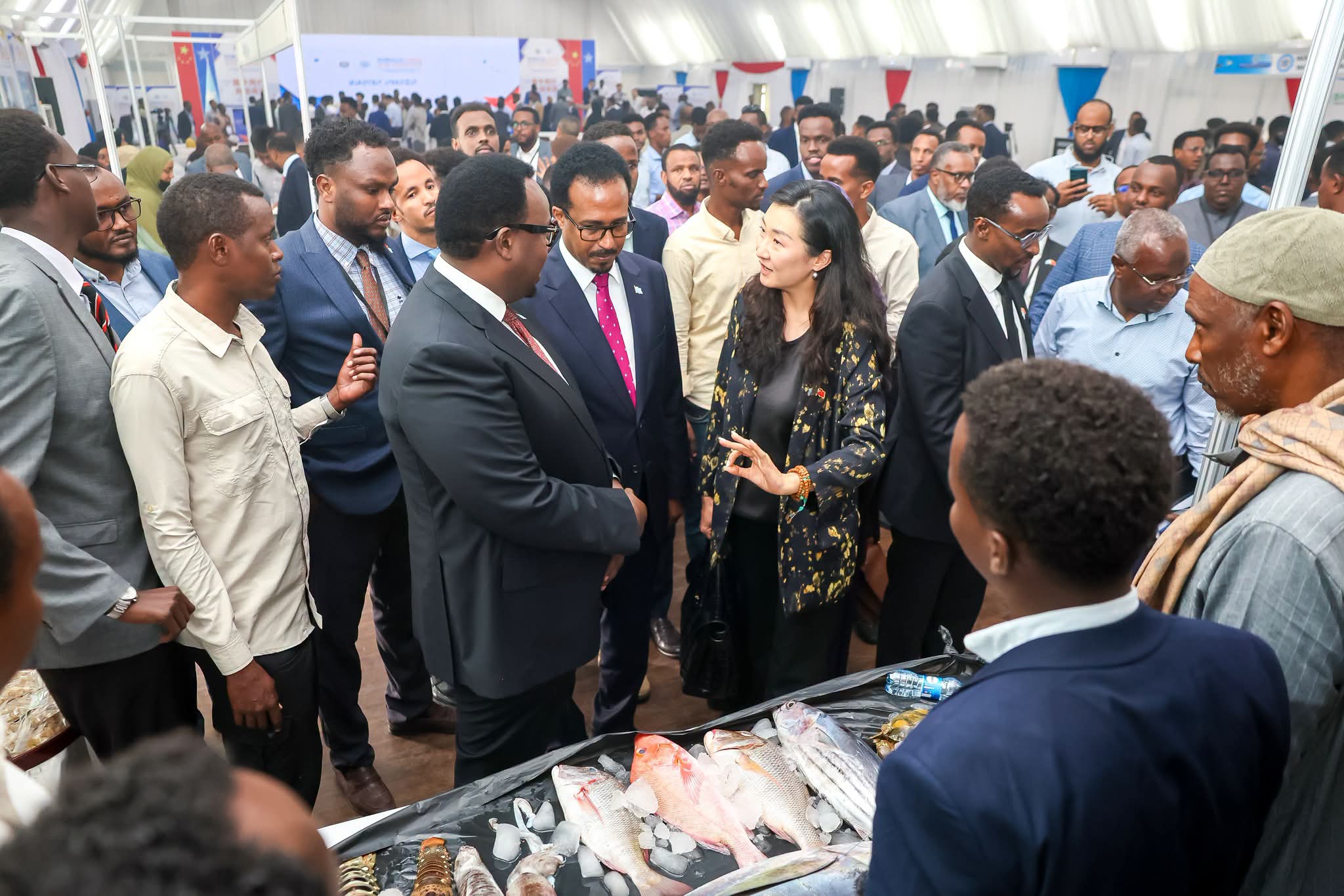 Soomaaliya iyo Shiinaha oo bilaabay Madasha Ganacsiga ee Muqdisho(MAQAAL)