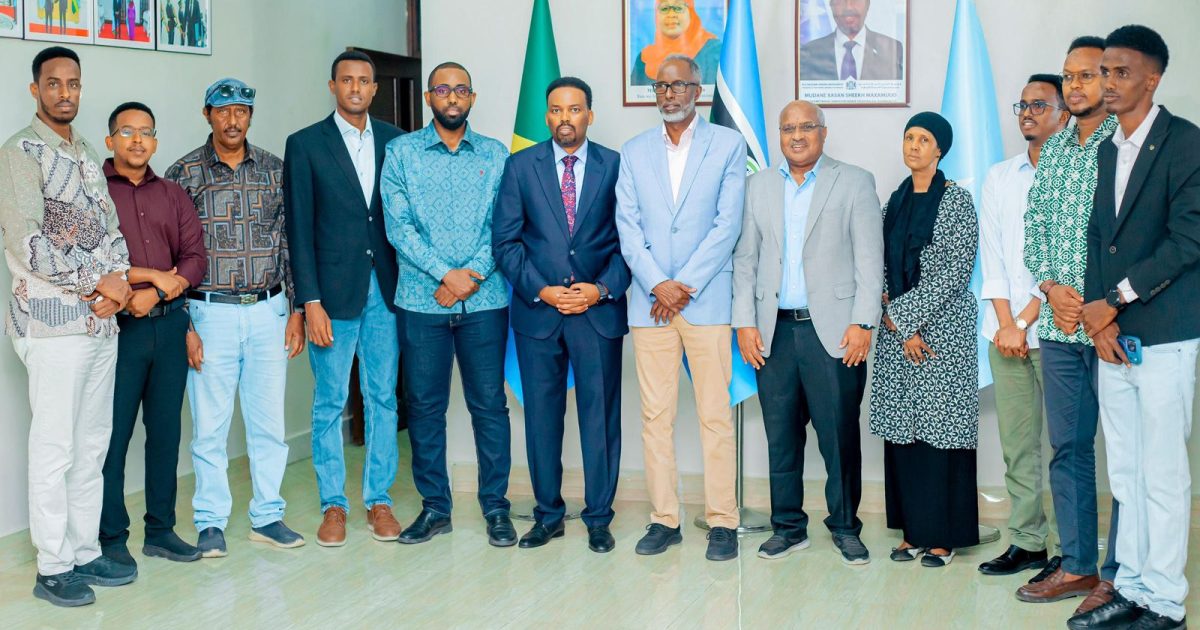 Wasiiru Dowlaha Xafiiska Ra’iisul Wasaaraha oo booqday Safaaradda Soomaaliya ee Tanzania