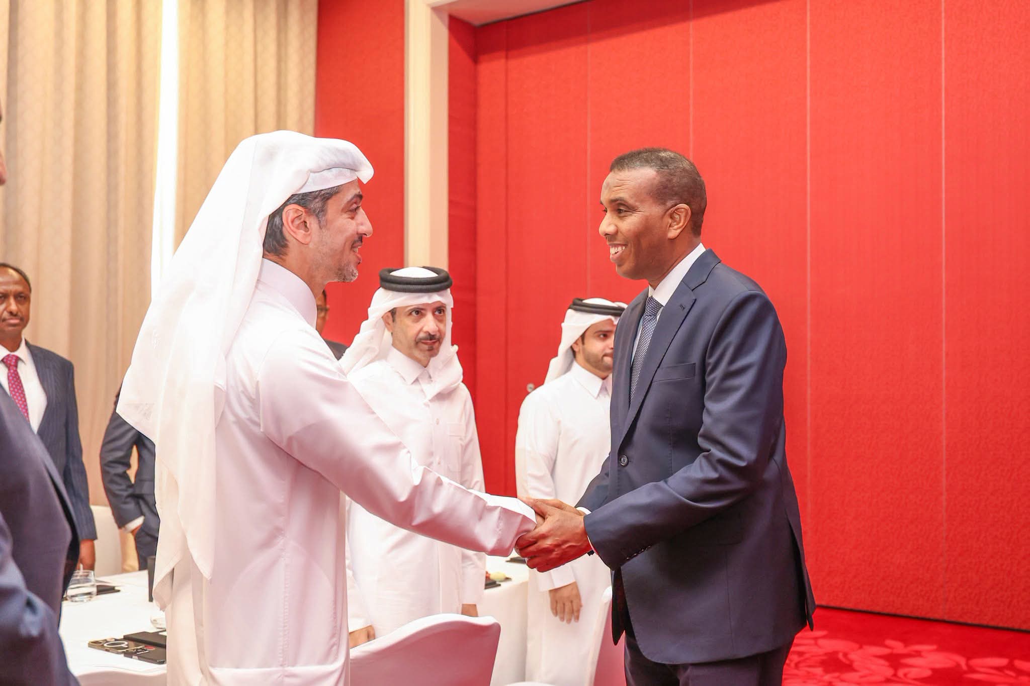 Wafdiga Ra'iisal wasaare Xamse oo la kulmay madaxda Hay'adaha dowladeed ee Qatar