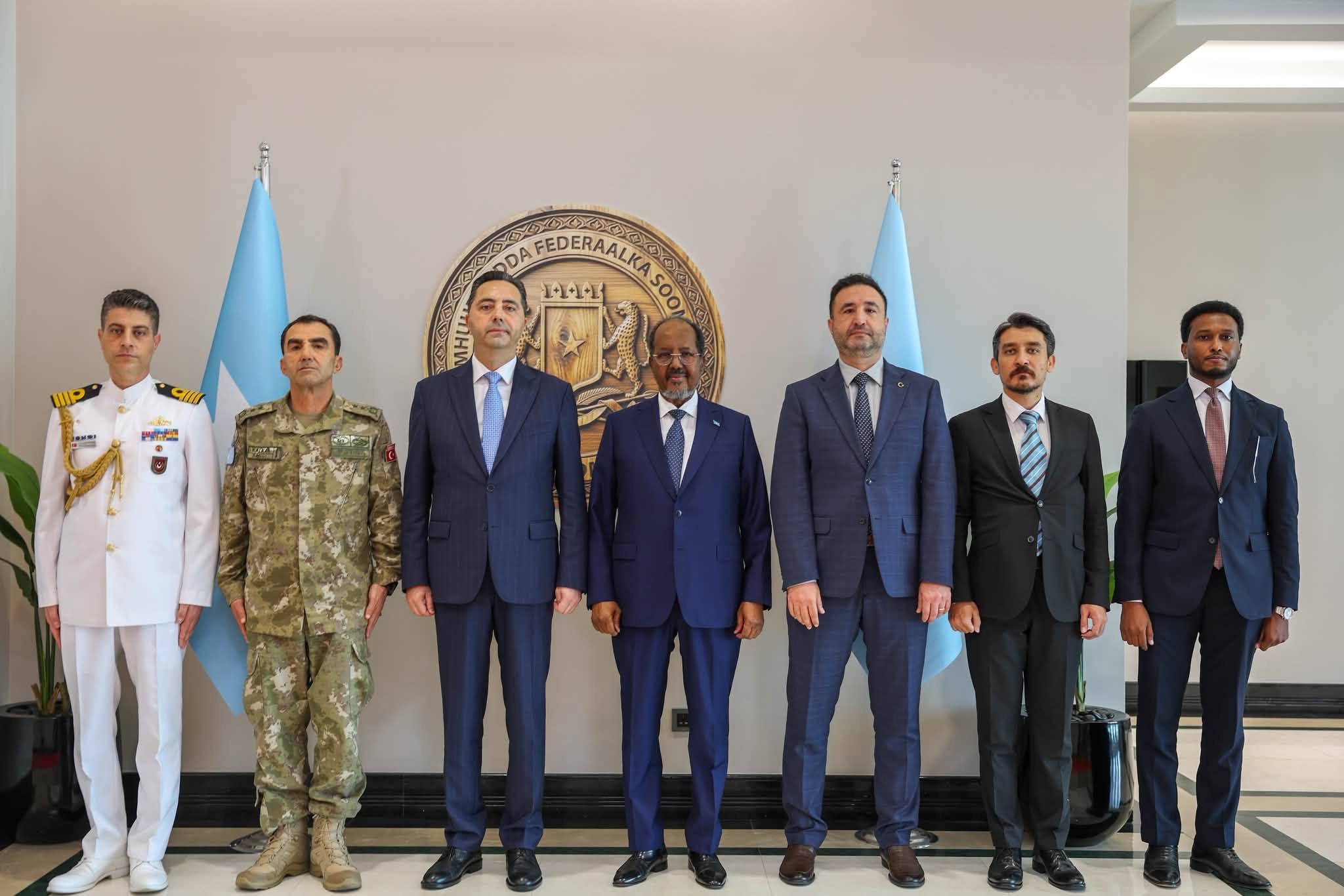 MADAXWEYNE XASAN SHEEKH OO WARQADAHA AQOONSIGA KA GUDDOOMAY SAFIIRRADA TURKIGA IYO MIDOWGA YURUB