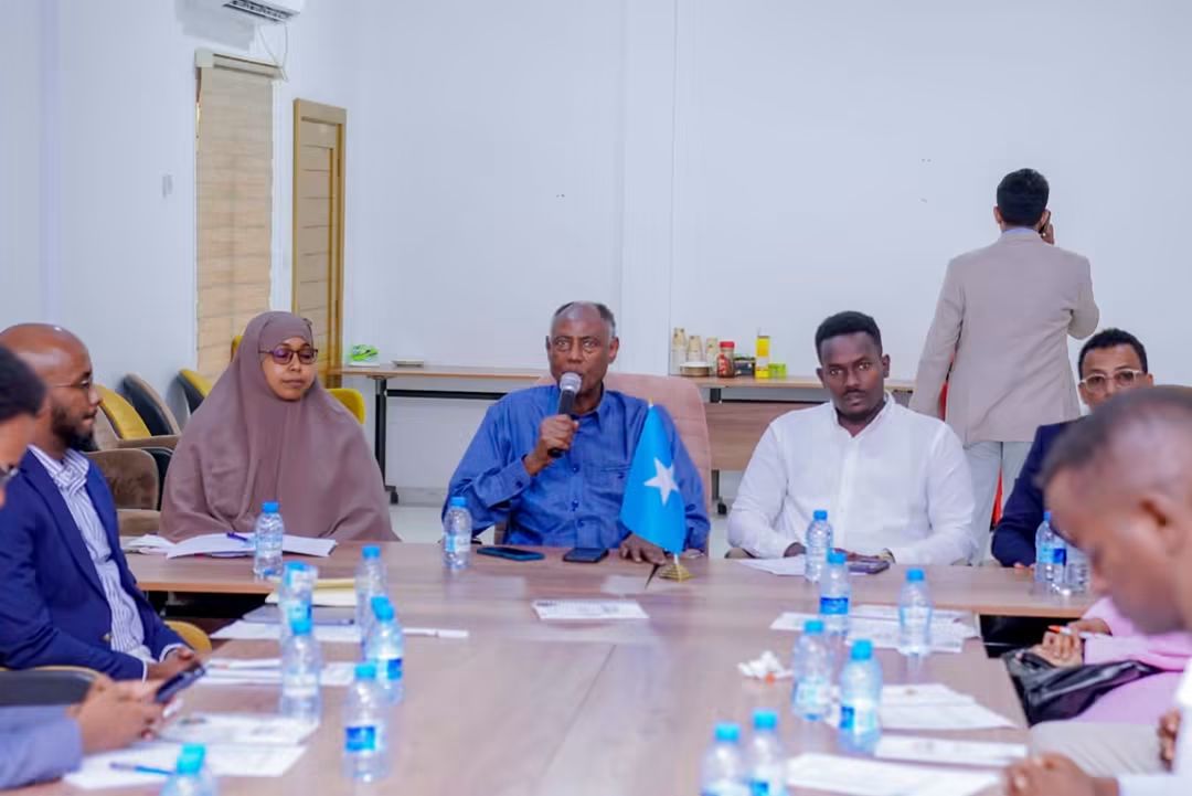Wasaaradda shaqada oo Muqdisho ku qabatay kulanka 6-aad ee Guddiga Farsamada Socdaalka Shaqaalaha