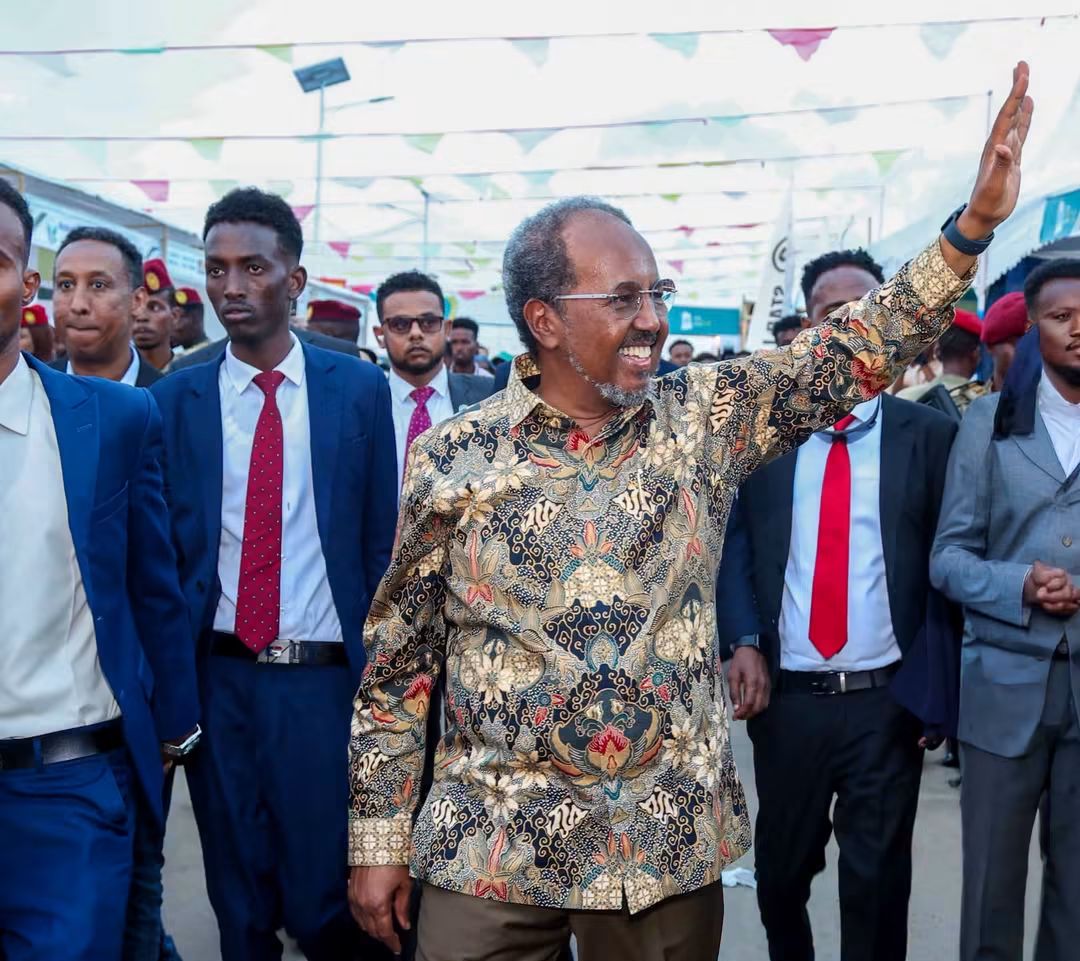 Madaxweyne Xasan Sheekh oo dhiirringelin ugu tagay bandhigga ganacsi ee Som Souk Expo