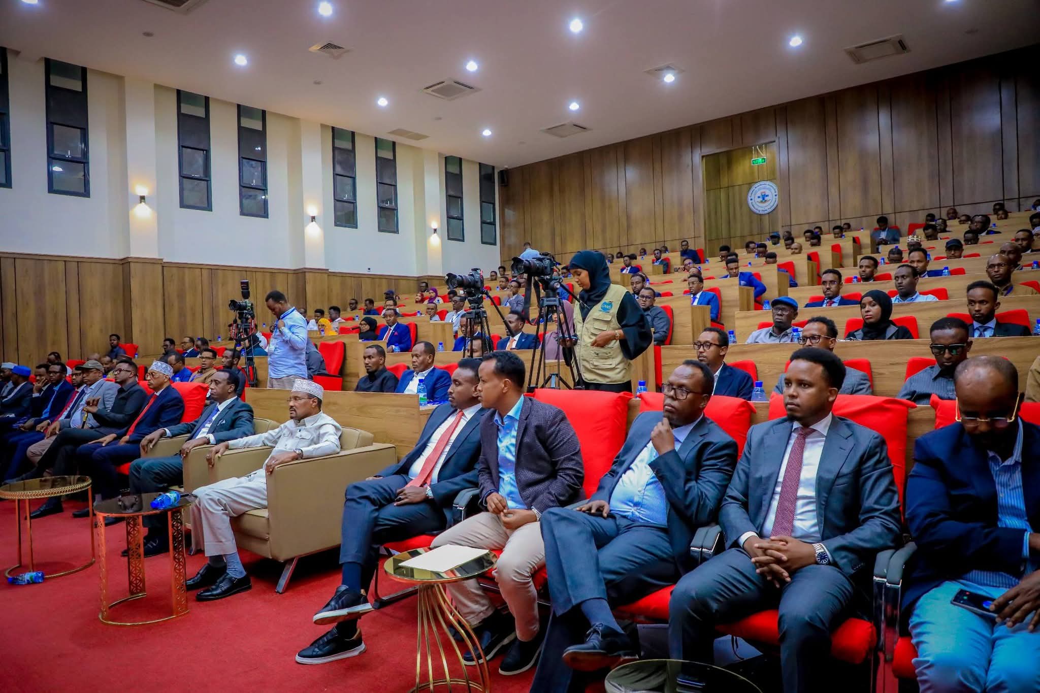 Xildhibaannada cusub ee Golaha Wakiillada Galmudug oo la dhaariyay