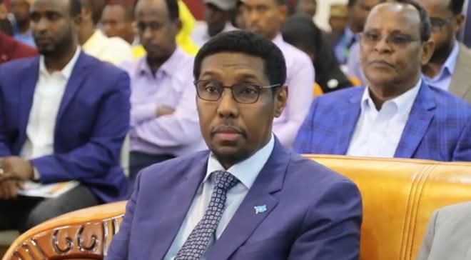 Wasiirkii Hore Amniga Gudaha oo hambalyo u diray Hoggaamiyaha Cusub ee Hirshabeelle