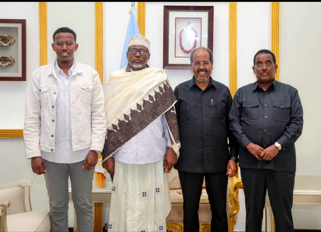 Madaxweynaha JFS oo Madaxtooyada Qaranka ku qaabilay mid kamid ah isimada dhaqanka