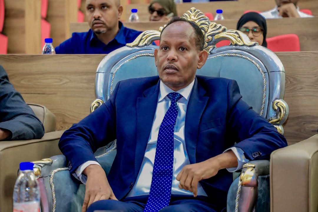 Guddoomiyaha Golaha Wakiillada Galmudug oo daahfuray tababar lagu kobcinayo aqoonta xildhibaannada cusub ee Golaha