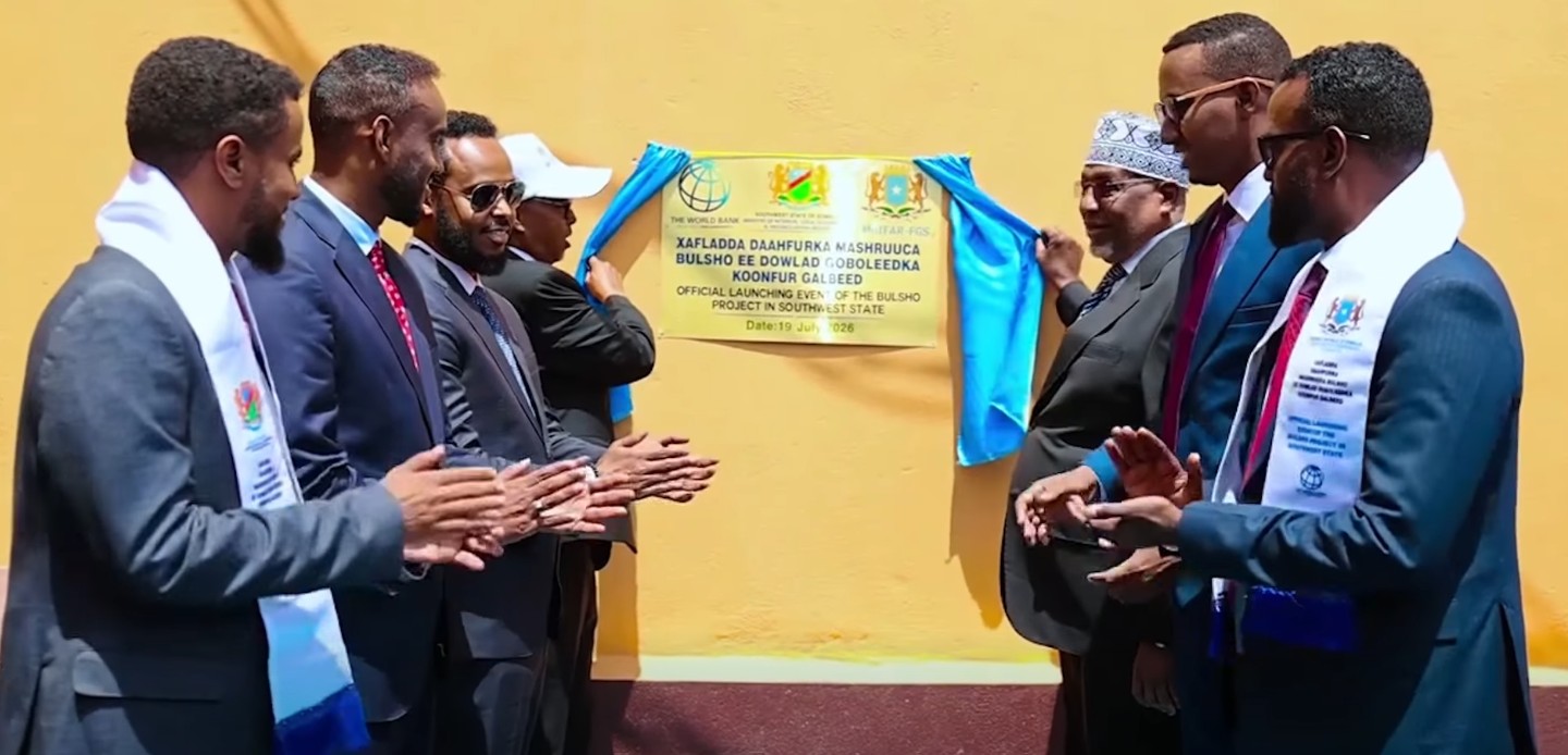 Kiongozi wa Jimbo la Kusini Magharibi Azindua Mradi wa Bulsho Mjini Baidoa Wakati Ujumbe wa Kiserikali Ukizuru